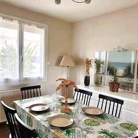 Vakantiehuis Maison Familiale Avec Grand Jardin Clos Et Parking Gratuit Aux Sables D'olonne *