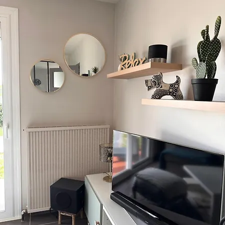 Maison Familiale Avec Grand Jardin Clos Et Parking Gratuit Aux Sables D'olonne 펜션 *